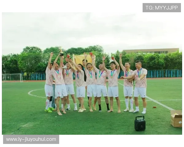 奋进绿茵展青春风采中职职工足球运动激发团结与奋斗精神